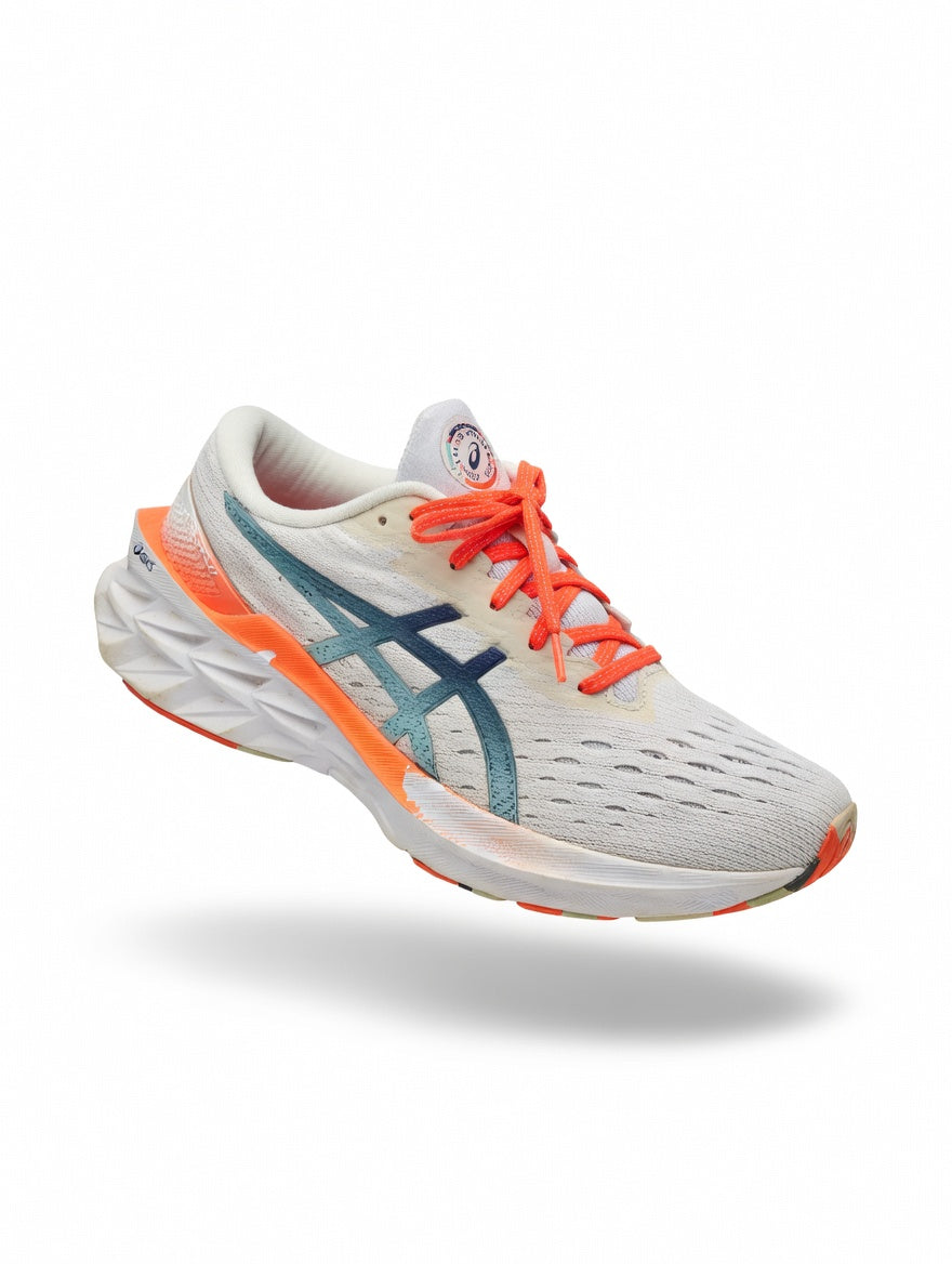 ASICS Novablast 2