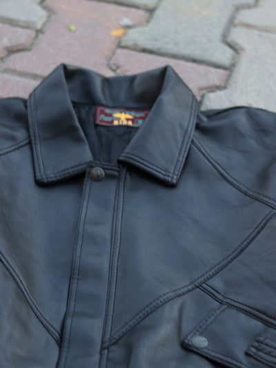Black jacket collar and neck label detail