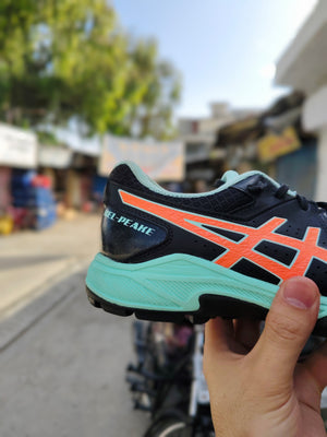 ASICS Gel-Peake Cricket Grippers