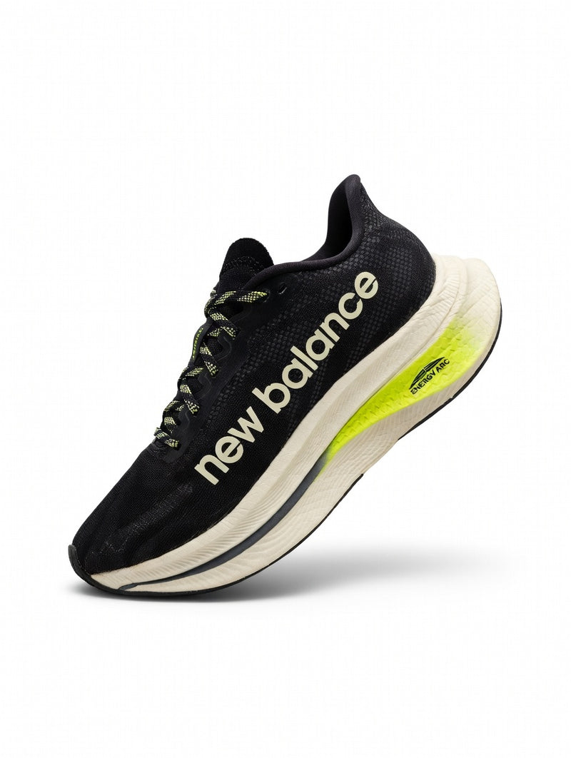 New Balance FuelCell SuperComp Trainer v2