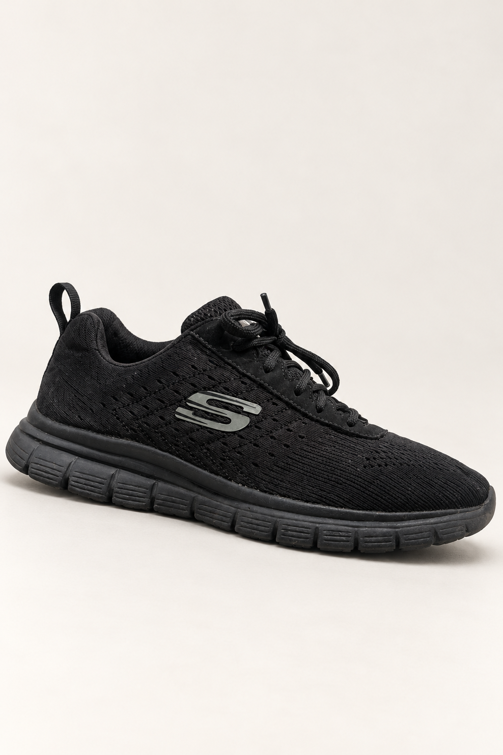 Skechers Black Sneakers – UK 9